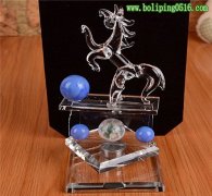 旋轉(zhuǎn)馬玻璃水晶 高檔天鵝工藝品 生日紀念日禮品擺設(shè)